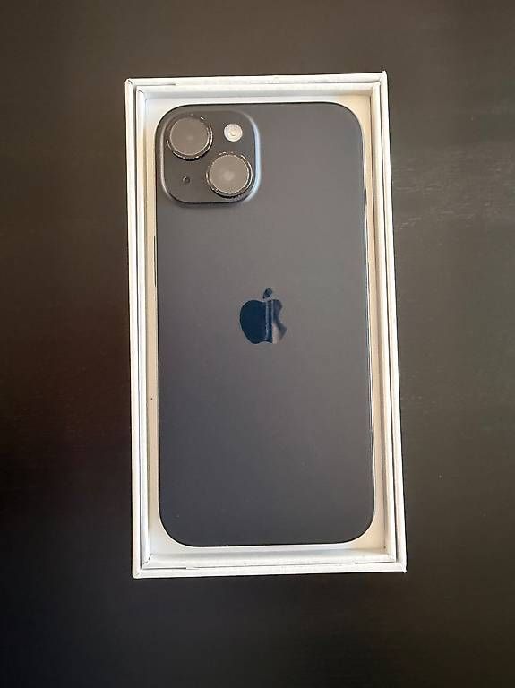 Apple Telefoni cellulari / Smartphones: iPhone 15 128GB Schwarz – Usato da Aesch ZH venduto da hugfab 4