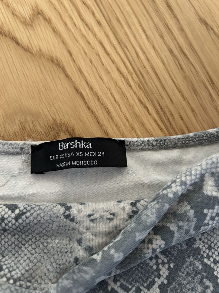 Bershka Top: 🤍Top Schlangenmuster🤍 – Usato da Kilchberg BL venduto da ann_kwk5 1