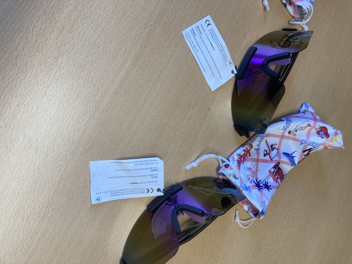 Brillen & Gläser: 2 Sonnenbrillen – Neu und originalverpackt aus Niederuzwil von Miami1999