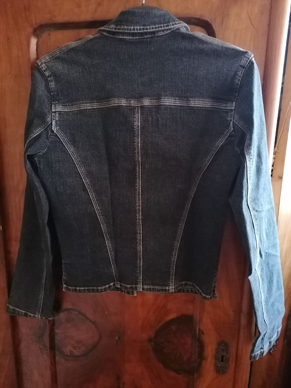 Jacken: Jeansjacke gr. 36 – Gebraucht aus Sempach von .1SecondBrands. 1