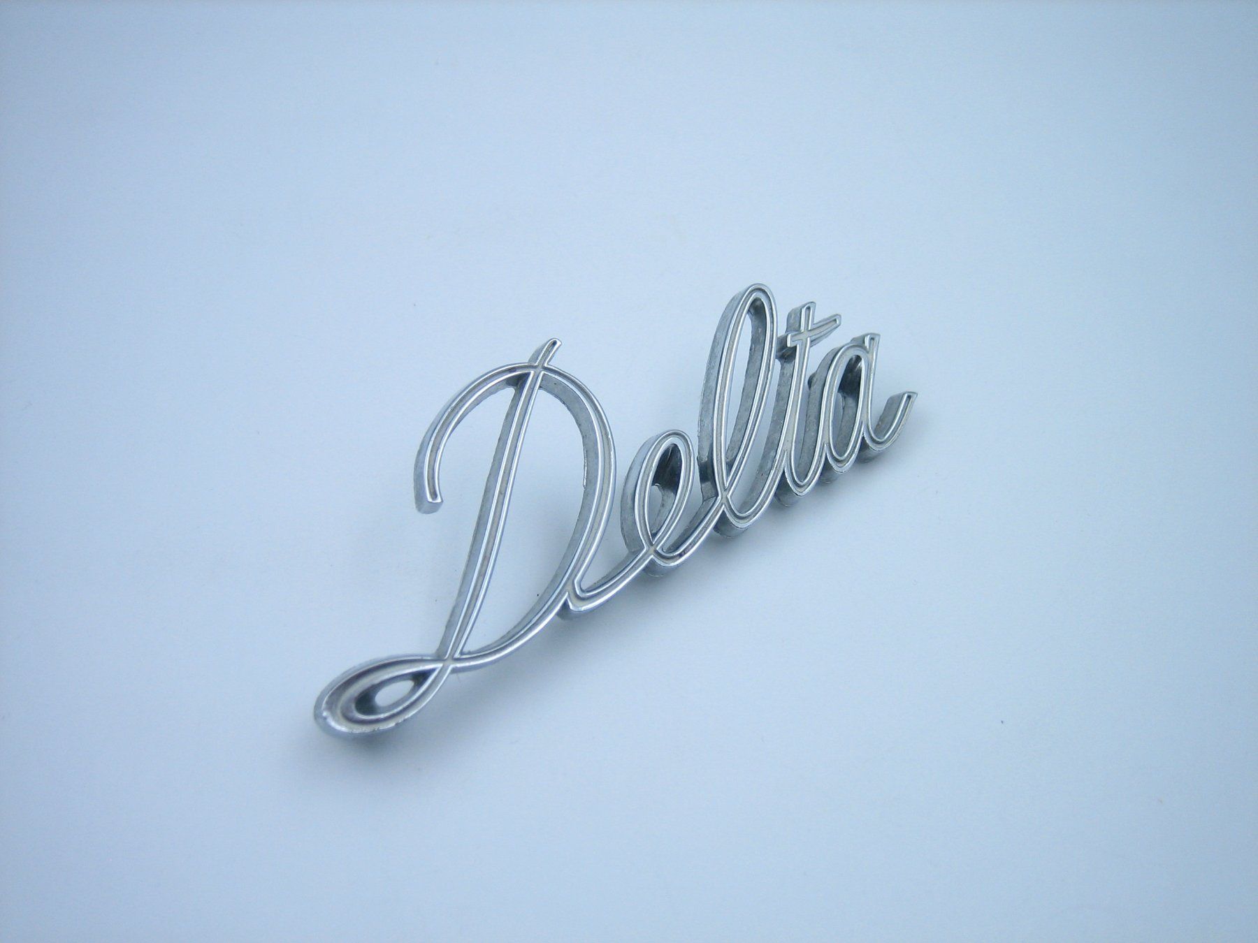 Oldsmobile Tutti pezzi di ricambio auto: Oldsmobile altes Autoemblem – Usato da Zürich venduto da Tomi118 3