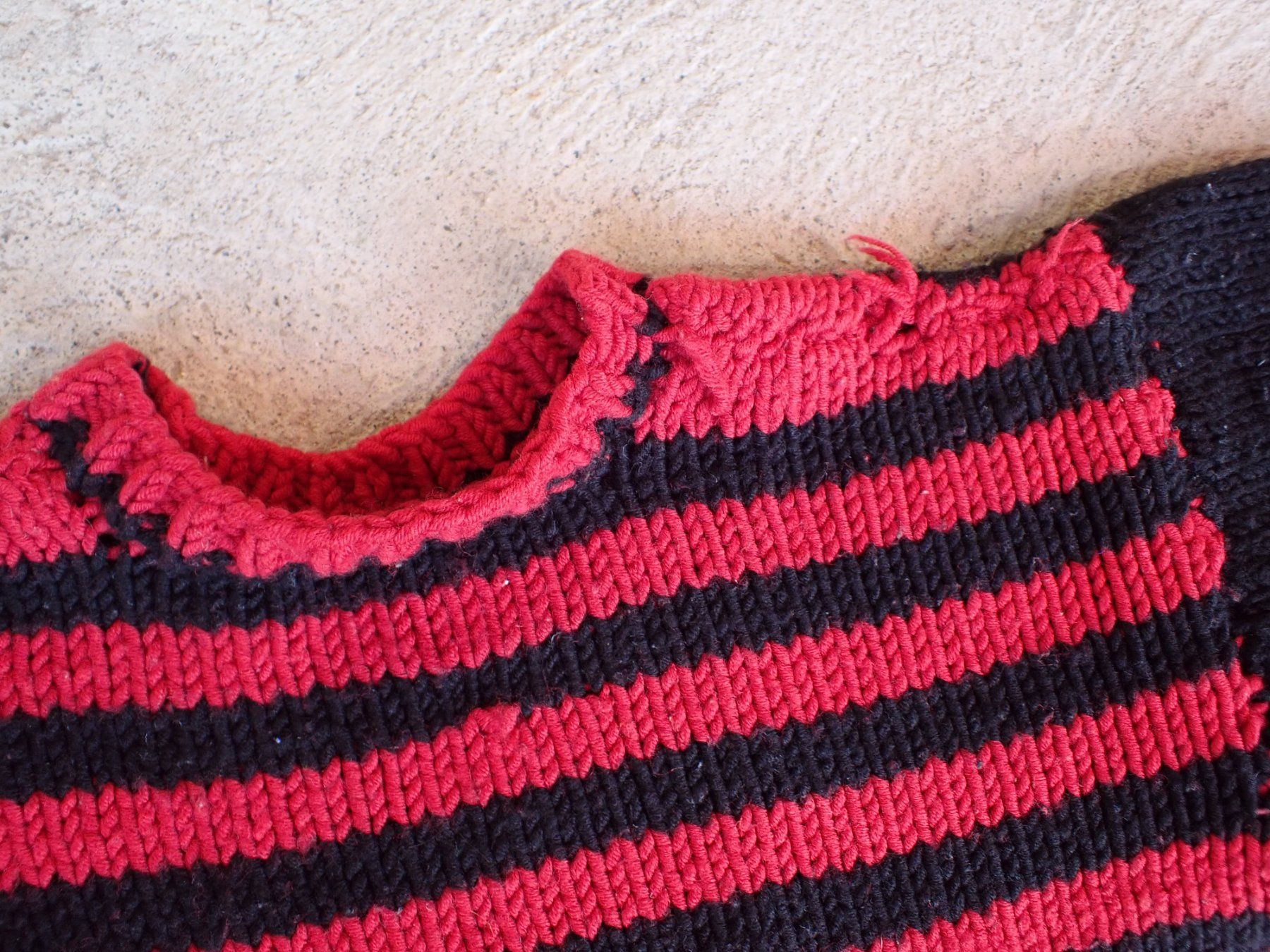 Pulls et sweat-shirts: Warmer gestreifter Kinder-Pullover handgestrickt – D'occasion à Langnau i. E. par chebsli 1