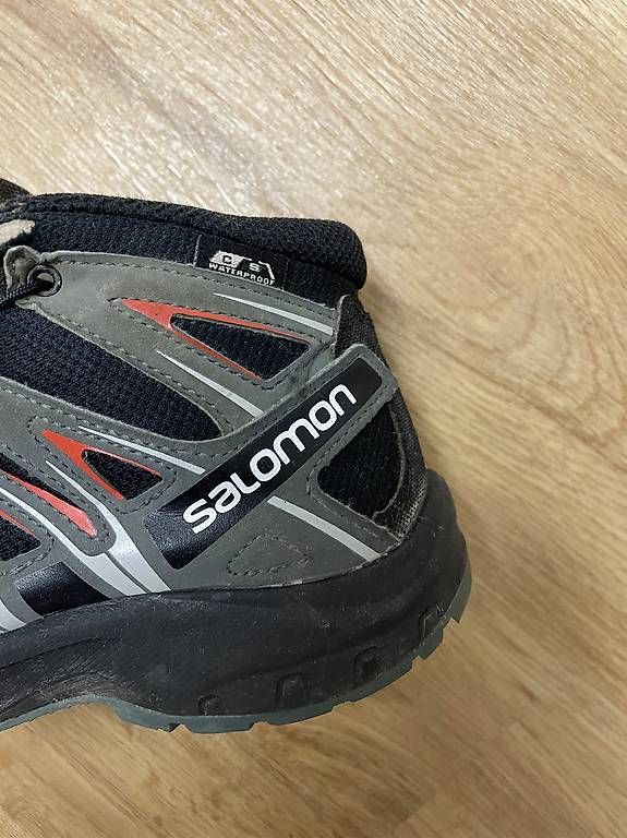 Scarpe per ragazzi: Wanderschuhe Gr.33 – Usato da Klingnau venduto da Miklo83 2