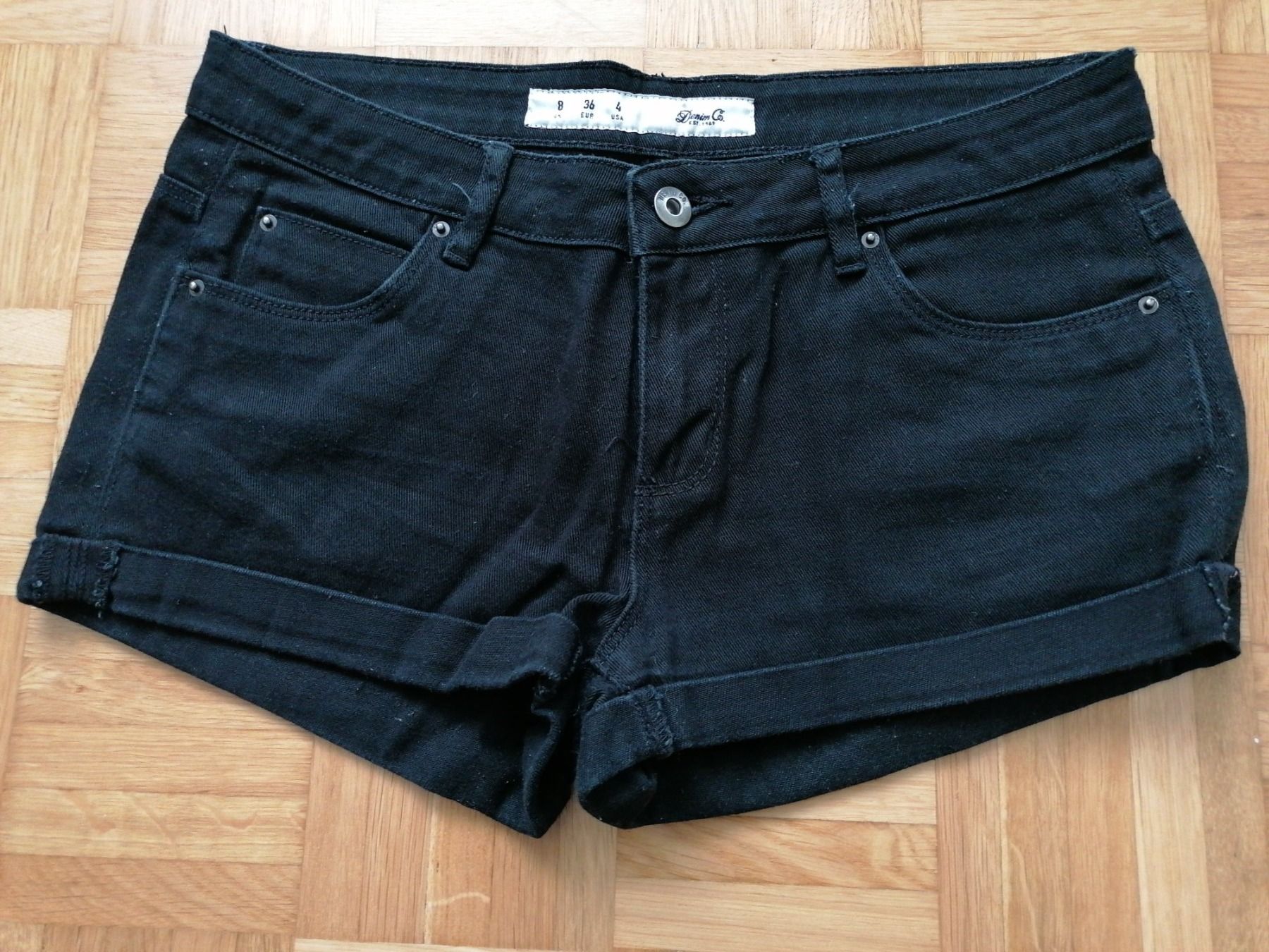 Jeans: Hotpants schwarz – Gebraucht aus Dübendorf von an_nk8z