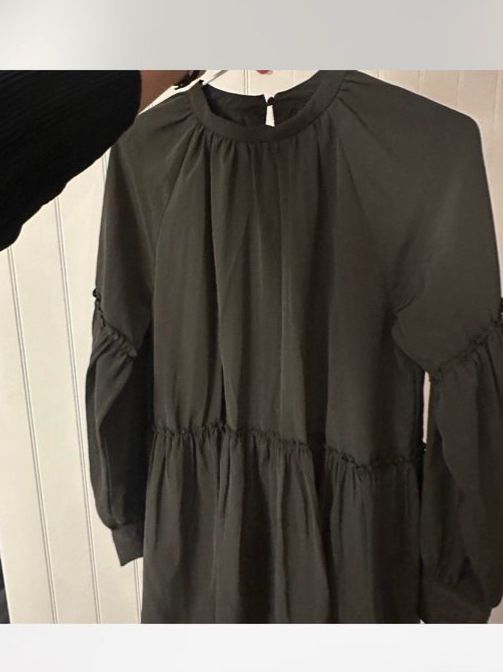 Top: Peplum shirt – Nuovo (secondo la descrizione) da Zürich venduto da sad_rd9w 1