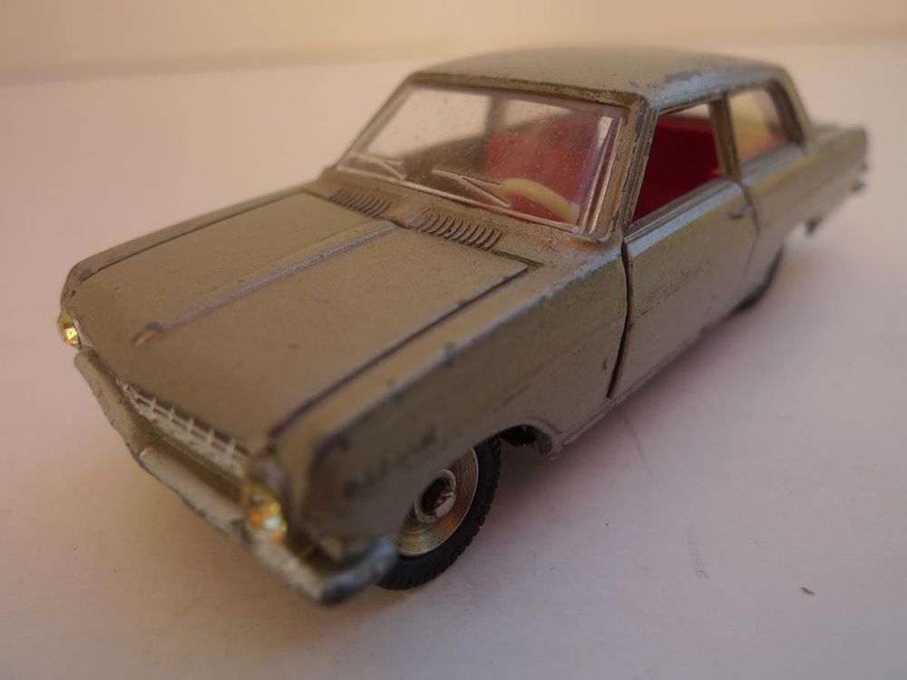 DINKY TOYS FRANCE - 542 - Opel Rekord - Version tardive - En boite