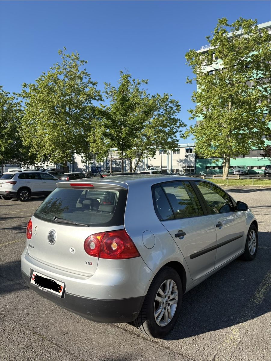 VW Automobili: Golf 5  – Usato da Genève venduto da bak_96wy 3