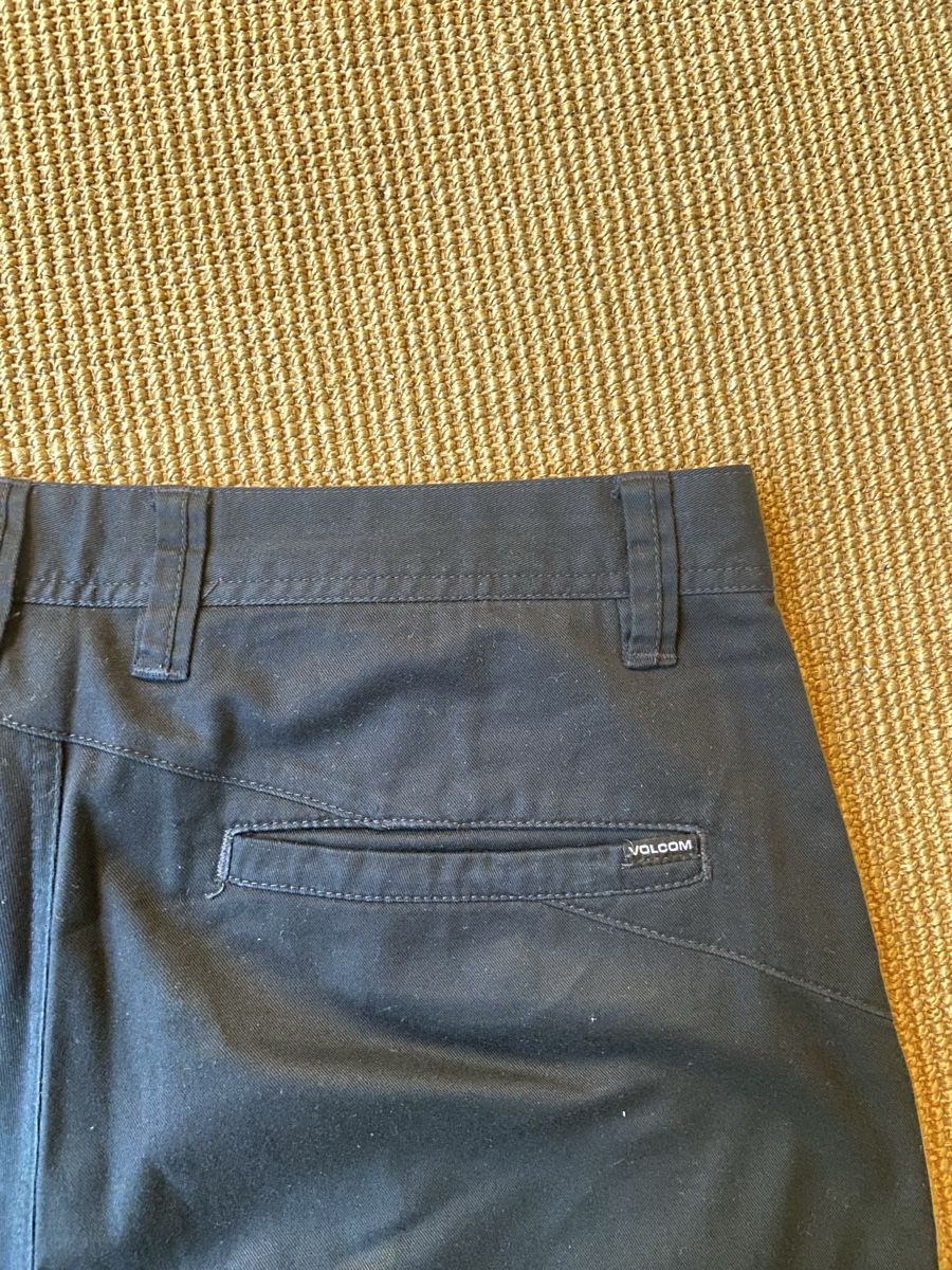 Volcom Hosen: Volcom chino Hose schwarz 32 – Gebraucht aus Naters von sim_ll77 1