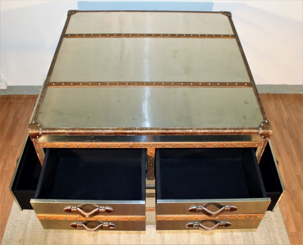 Cassettiere: Sitz-, Präsentationsmöbel mit 4 Schubladen. Vintage Cube. – Usato da Trun venduto da artantic