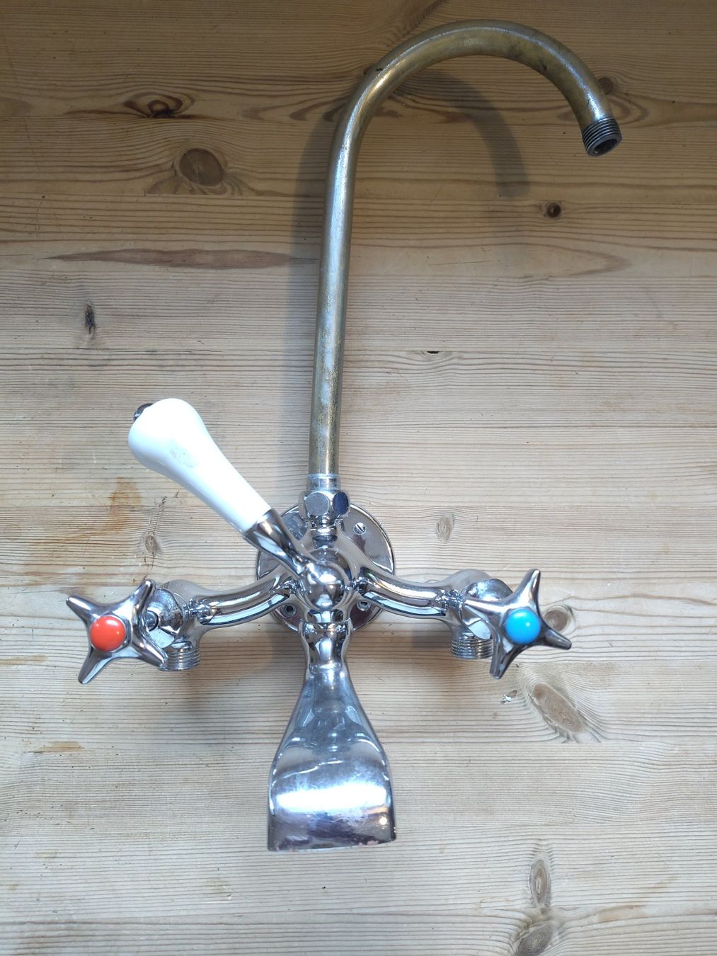 Rubinetteria: Badewassermischer Retro – Usato da Steg im Tösstal venduto da Mdakini