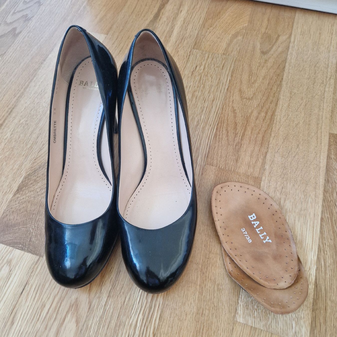 Bally Scarpe da donna: Pumps Lack schwarz Gr. 38.5 Bally – Usato da Frenkendorf venduto da gca_d2qp 5