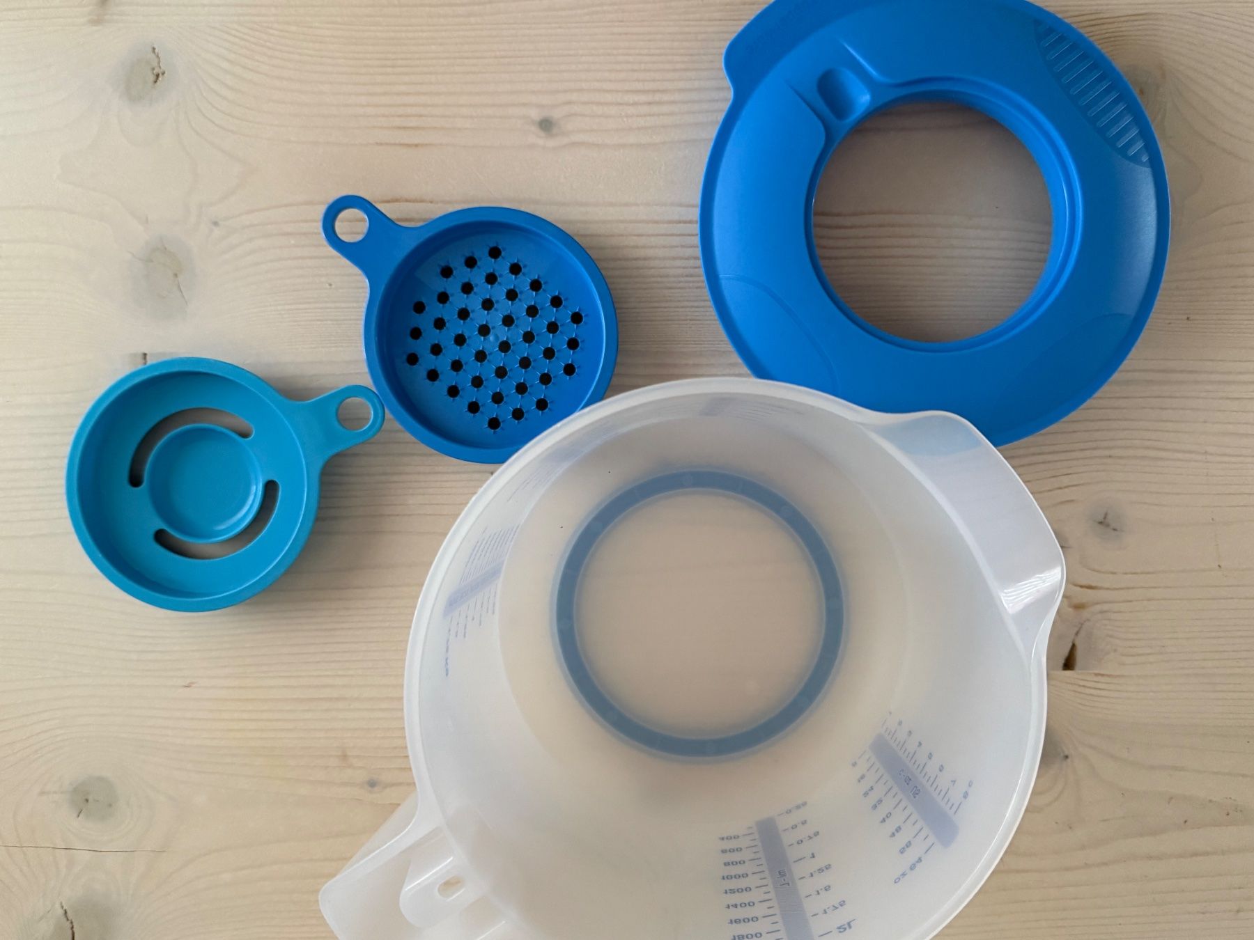 Tupperware Behälter & Ähnliches: Original Tupperware Messbecher mit 2 Einsätzen – Gebraucht aus Davos Platz von sam_xr2v 5