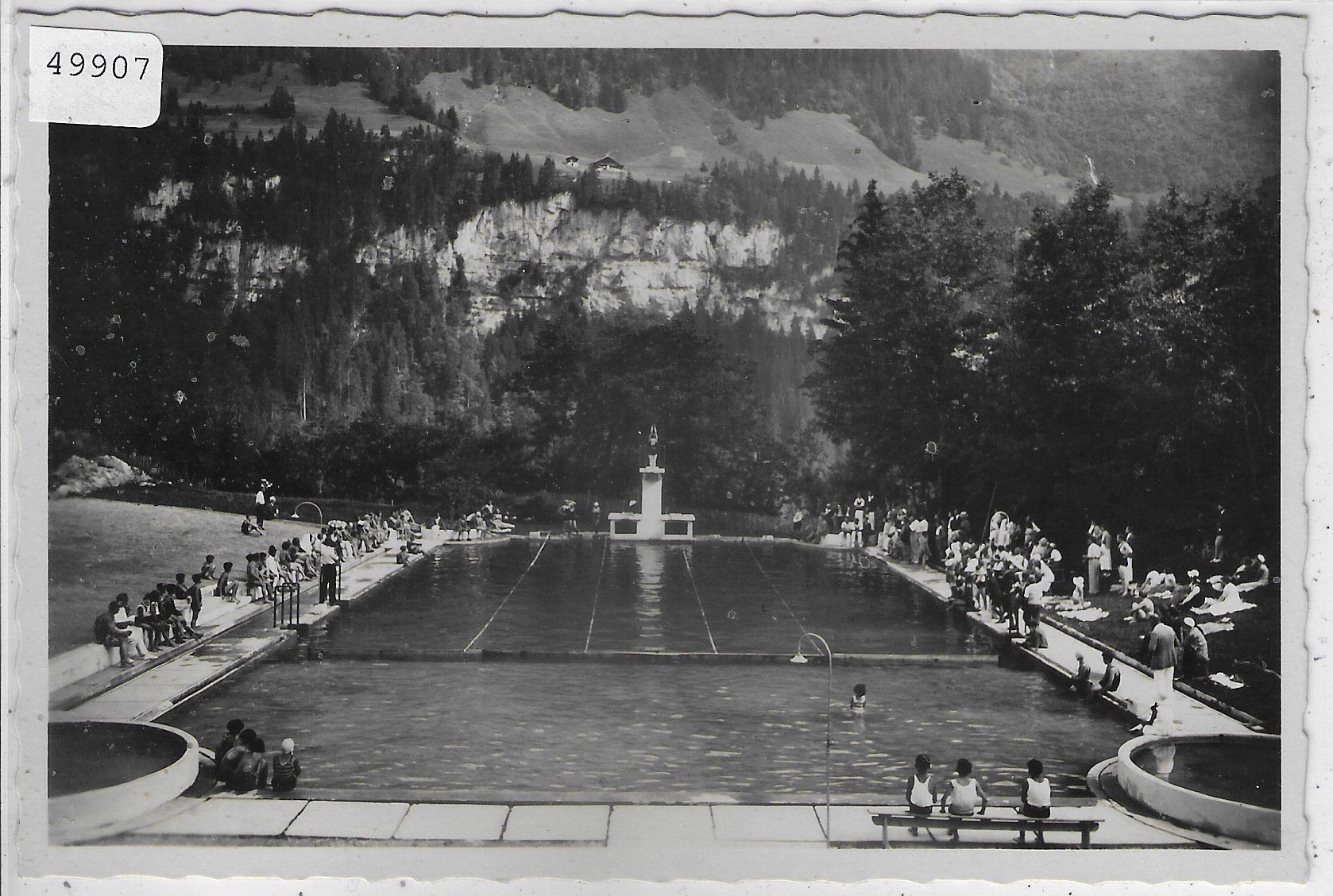 Cartoline postali: Champery - La piscine - Schwimmbad – Usato da Ettingen venduto da Kartenplanet