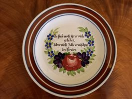 jolie assiette en porcelaine suisse