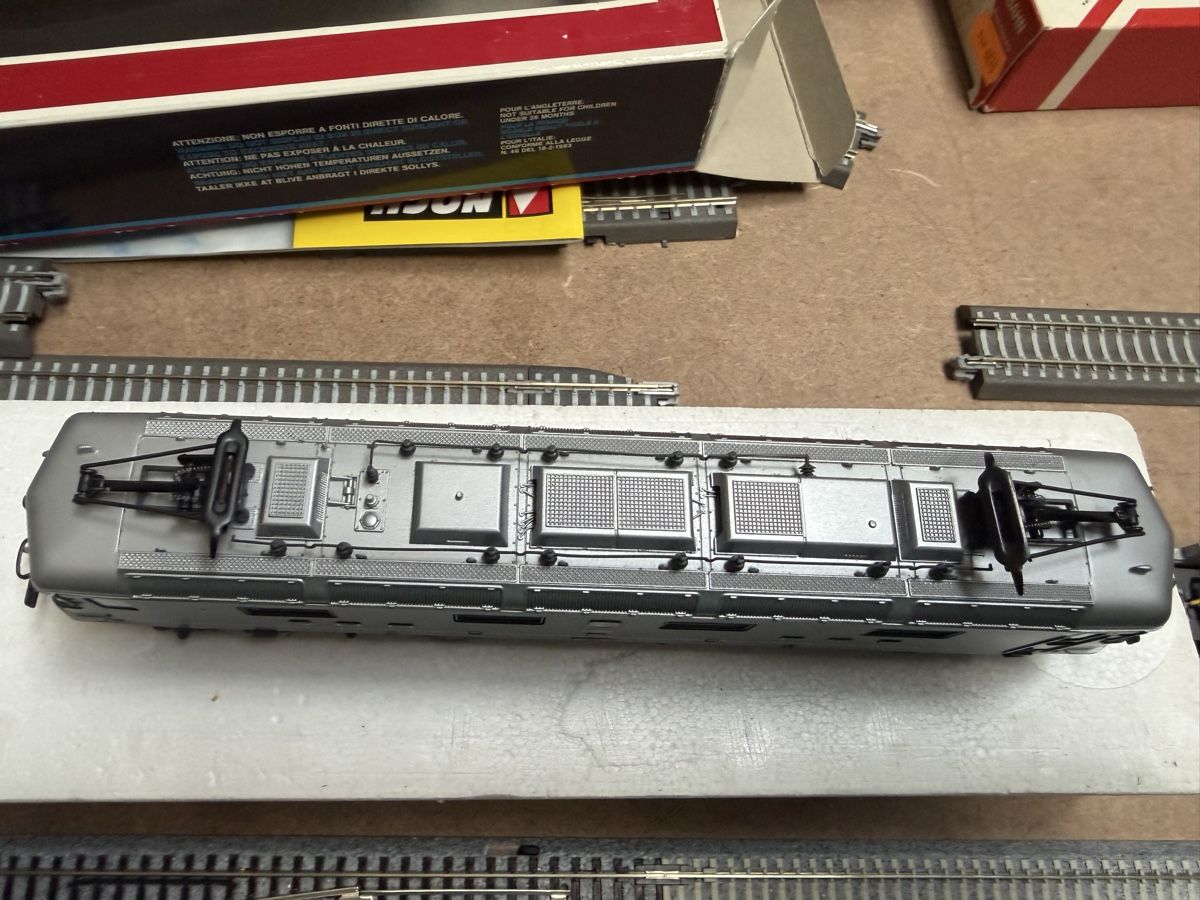 Lima Modellini di ferrovie: Re 6/6 11605 + 11637 Lima digital Ho – Difettoso da Bercher venduto da Dispo0 2