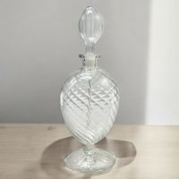 Ancien grand flacon à parfum en verre torsadé de Murano