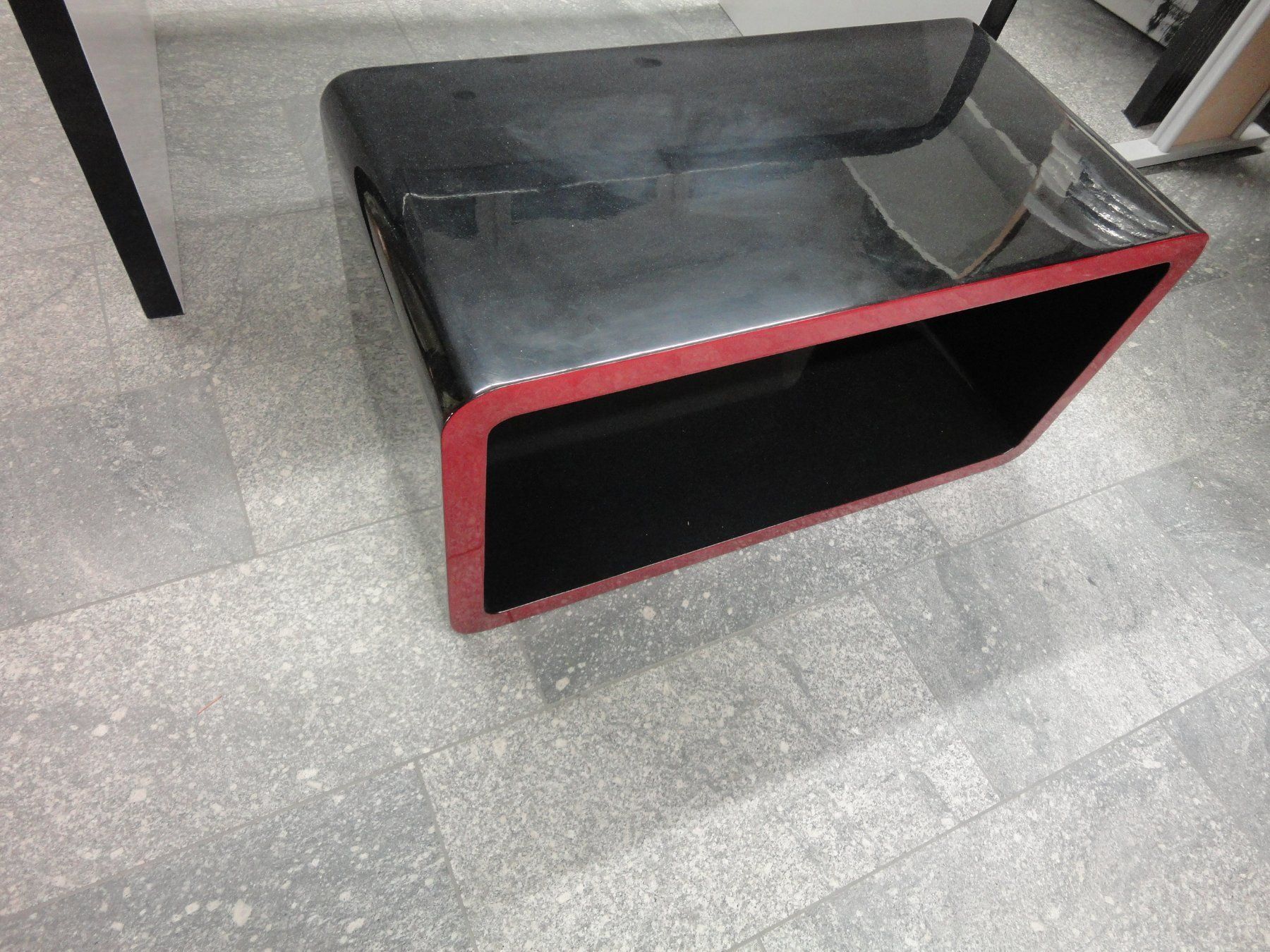 Tavoli: exklusiver Tisch mit 2 Hocker – Nuovo (secondo la descrizione) da Wetzikon ZH venduto da Alpari 3