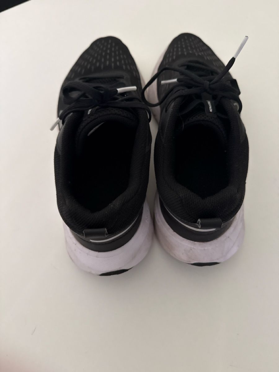 Chaussures hommes: Basket de course  – D'occasion à Cartigny par Kelly.11 1