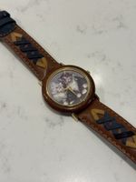 Vintage Damenarmbanduhr mit Katzenmotiv – Lederarmband