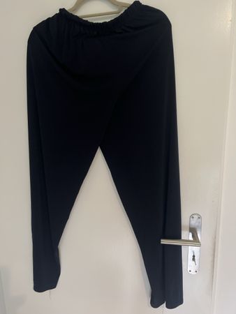 Damen Hose schwarz made in Italy Grösse S guter Zustand