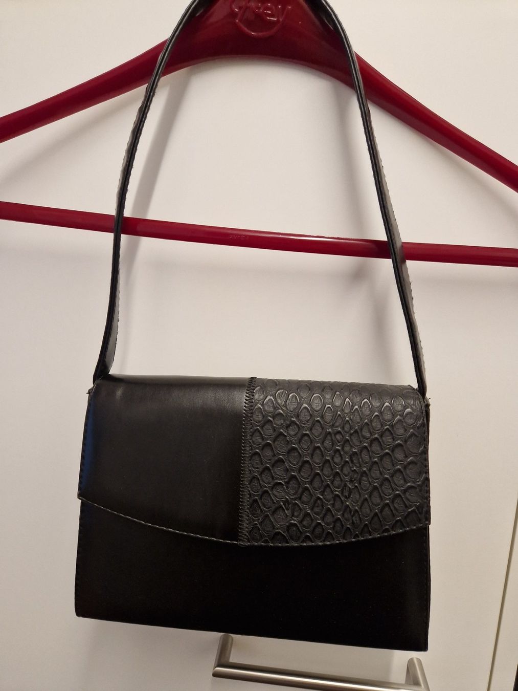 Borse da donna: Tasche schwarz – Usato da Davos-Dorf venduto da Bpelikan 2