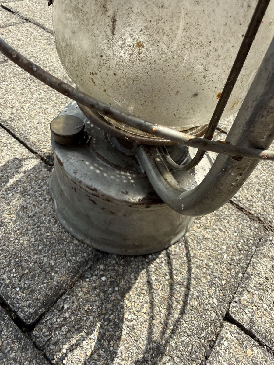 Lampes anciennes: Sturmlaterne Metall Glas gebraucht – D'occasion à BASEL par zum_schneugge 4