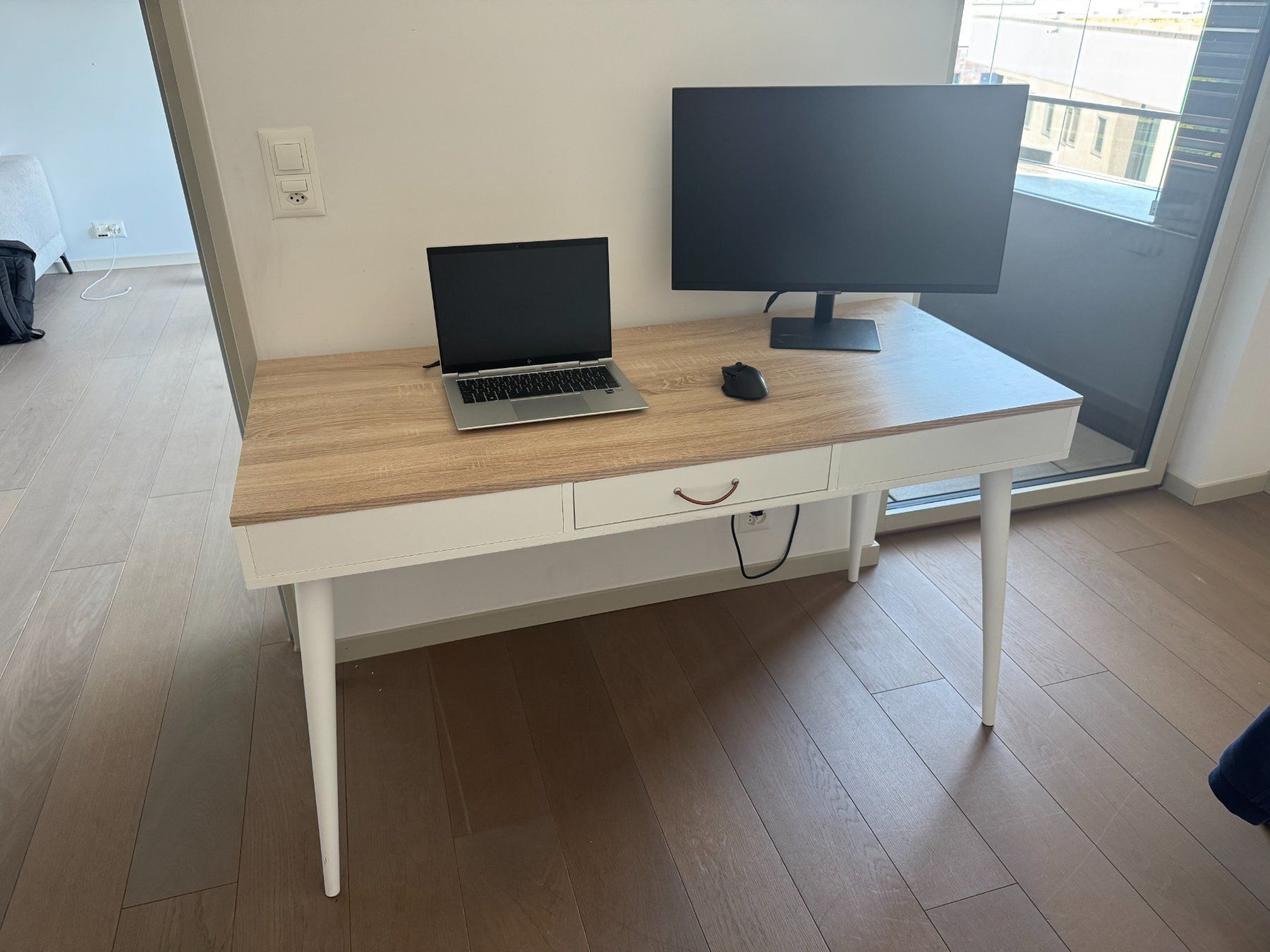 Pfister Scrivanie: Schreibtisch Horizon 134 cm - Eiche/Weiss – Usato da Dietikon venduto da and_bv5y