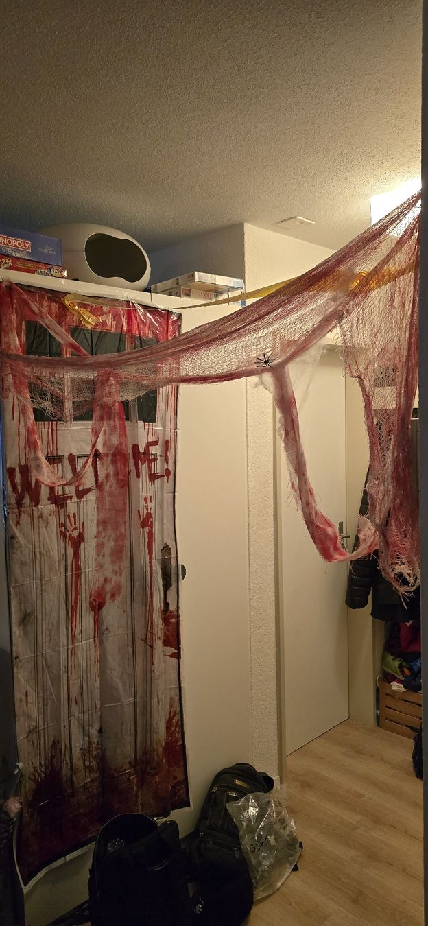 Alle Dekorationen: Halloween Deko Set: Pinker Dummy & Horror Accessoires – Gebraucht aus Seedorf BE von rar_89ym 2