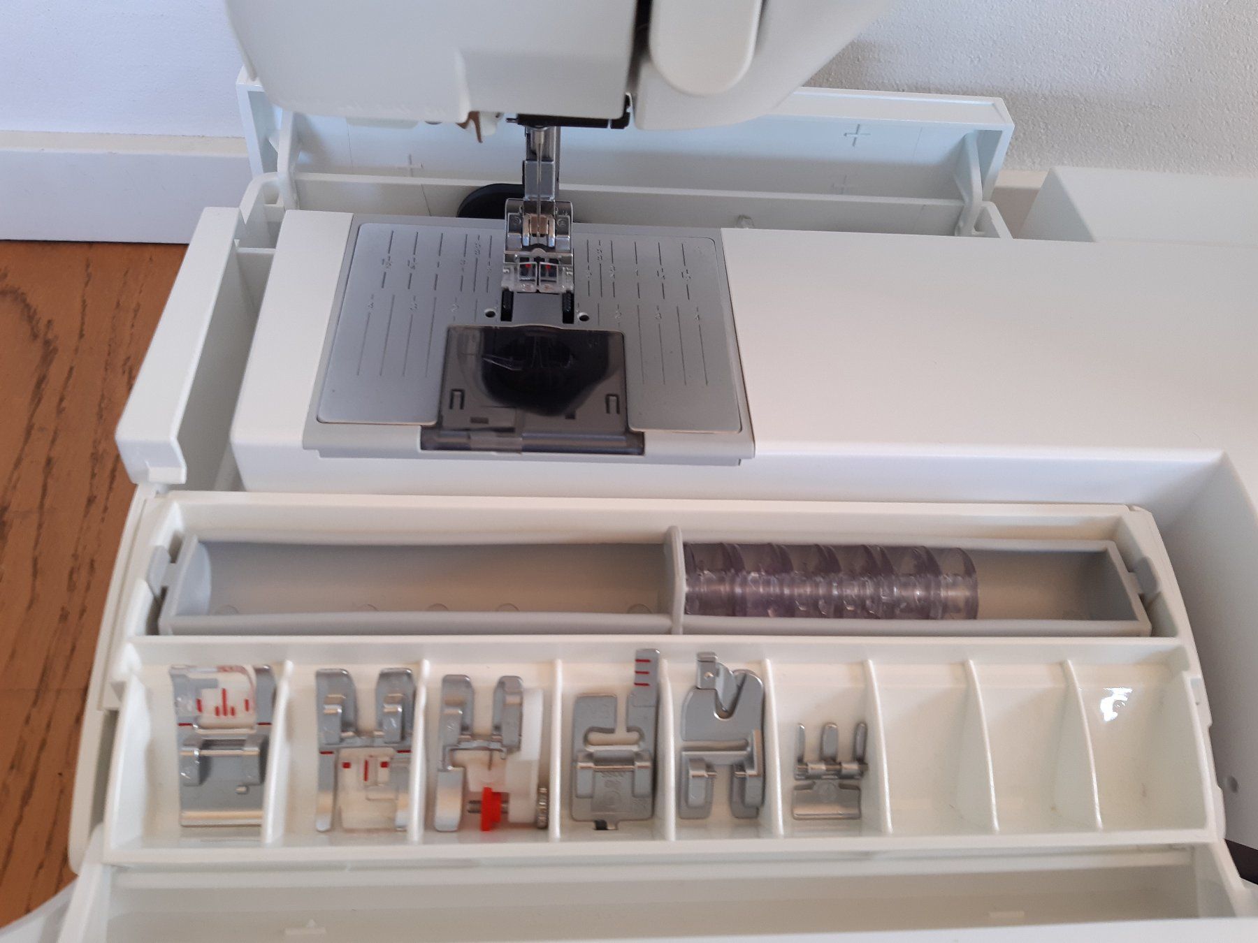 Macchine da cucire: Pfaff Expression 2.0 Nähmaschine - Top Zustand! – Usato da Spiegel b. Bern venduto da hopplas 1