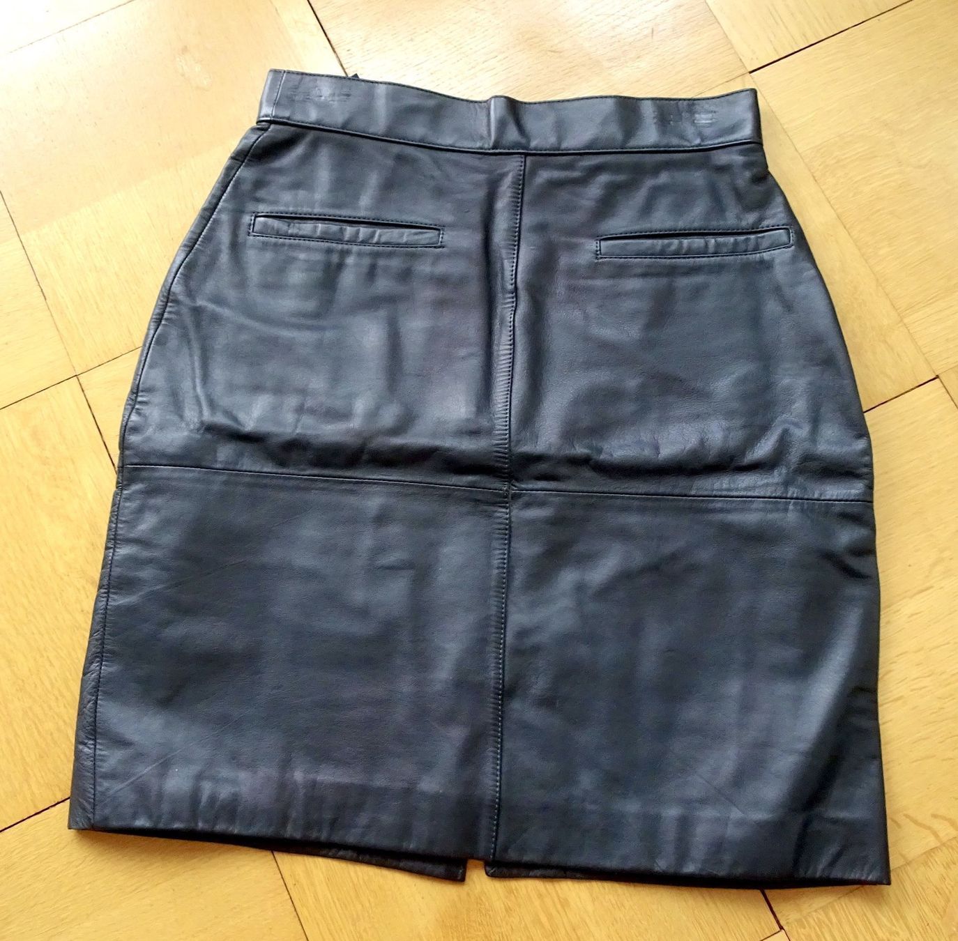 Gonne: Dunkelblauer Lederjupe, Gr. 38, weiches Leder – Usato da Zürich venduto da ganzgut1001 1