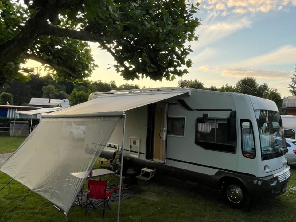 Mercedes-Benz Veicoli da campeggio: Carthago / MB Sprinter 616cdi / 3 Gurtplätze / C1 – Usato da Spreitenbach venduto da Solo0815 1
