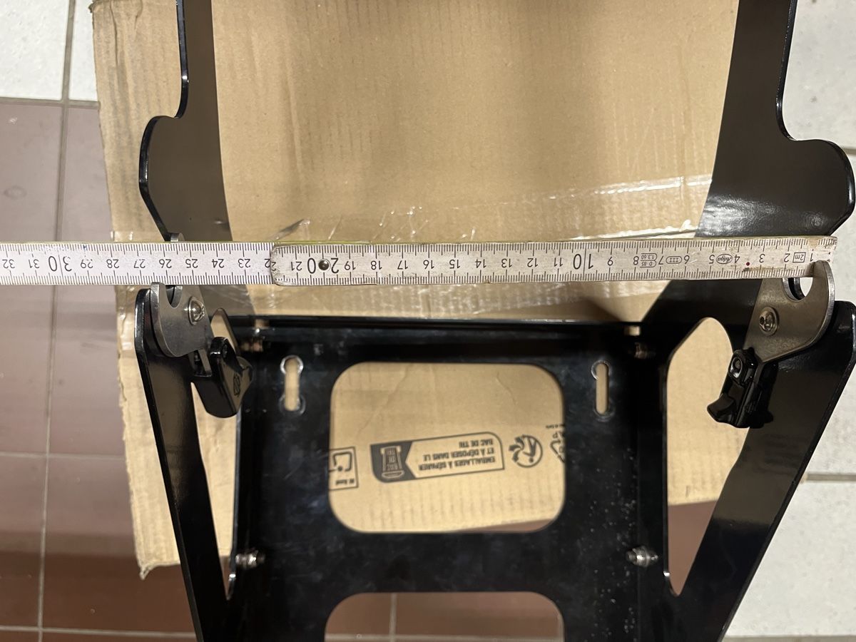 Harley-Davidson Topcases: Harley Topcase-Träger – D'occasion à Visp par Adi-Lee 1
