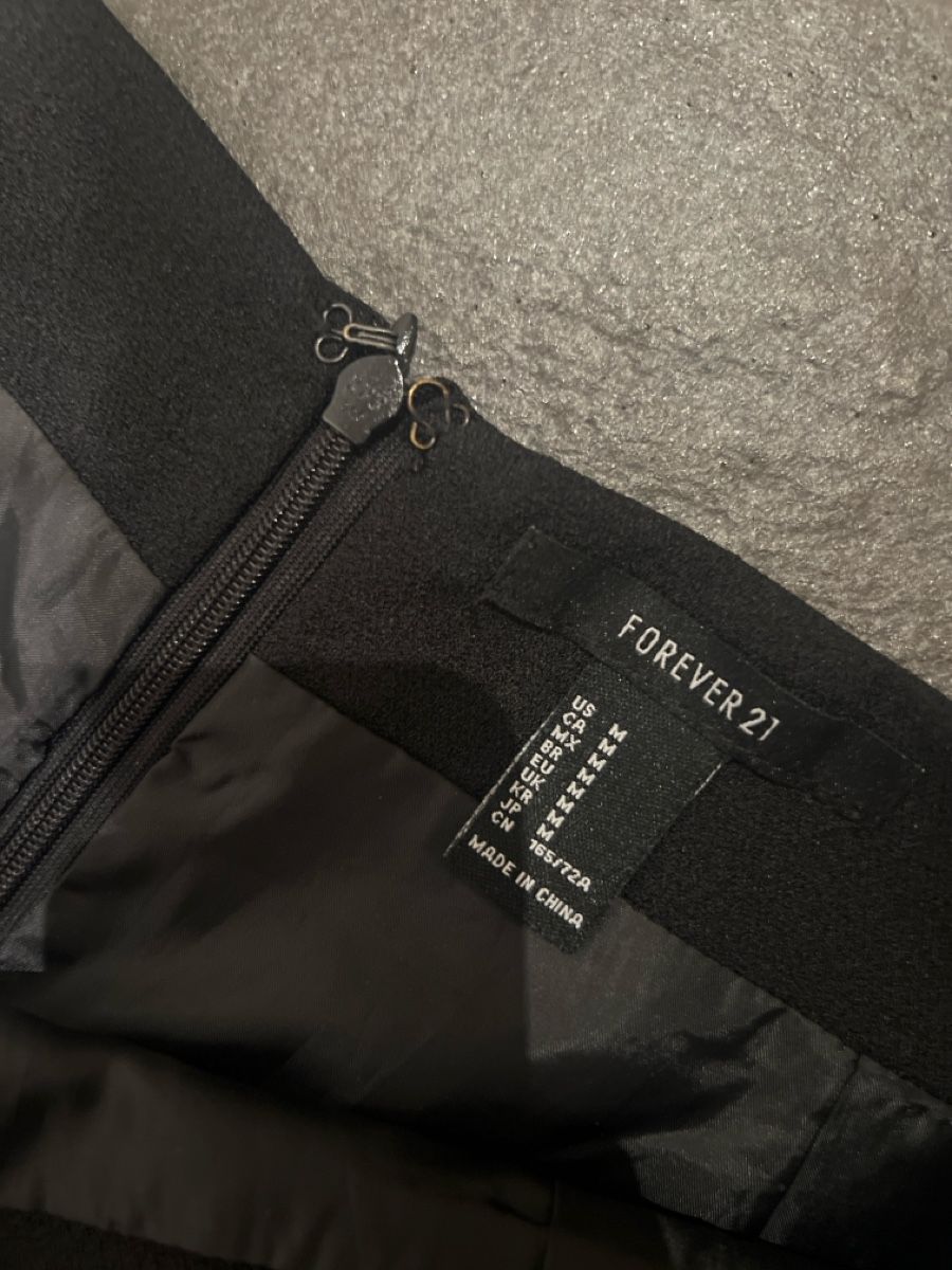 Pantaloni: schwarze Hose von Forever 21, Grösse M – Usato da Schübelbach venduto da 18sunshine 1