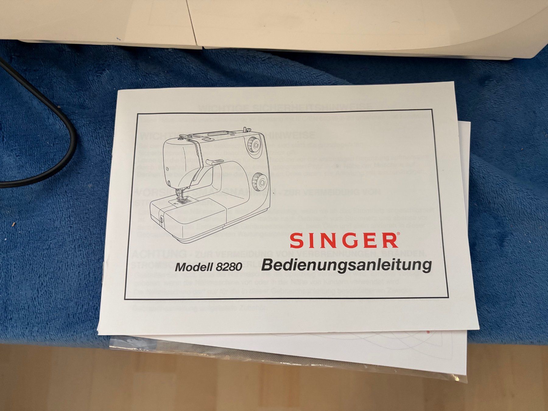 Singer Nähmaschinen: Singer Nähmaschine Modell 8280 – Gebraucht aus Mollis von Hg 9