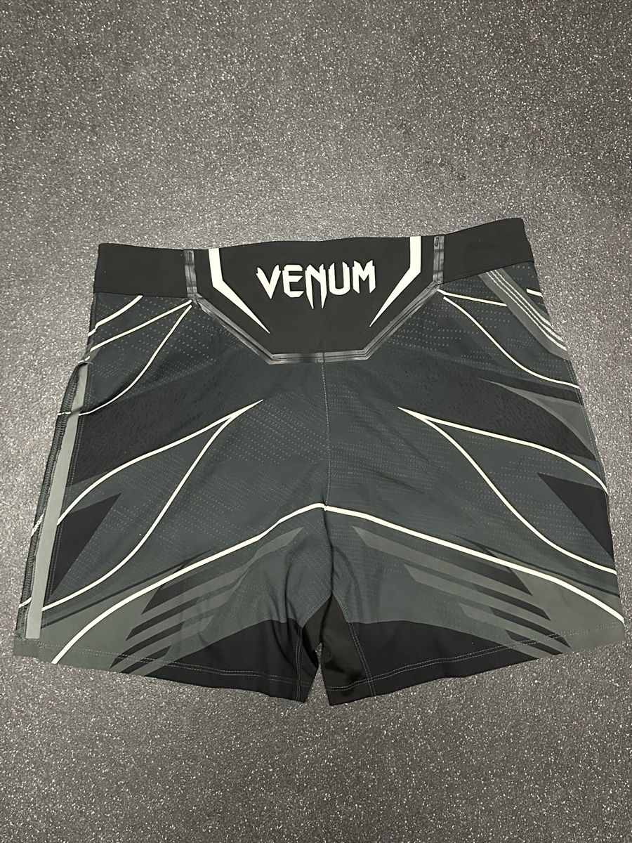 Venum Pantaloni: UFC x Venum Gladiator Shorts – Usato da Bülach venduto da SaronAchmid 1