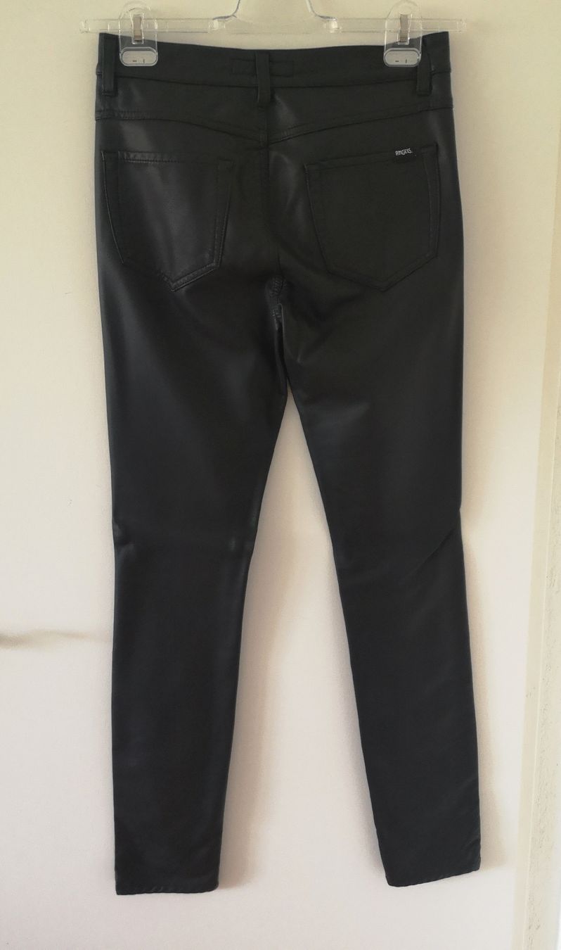 Cecil Pantaloni: Hose im Lederlook Gr. 31 - Cecil - Spendenaktion – Nuovo (secondo la descrizione) da Unterkulm venduto da Beljasch 2
