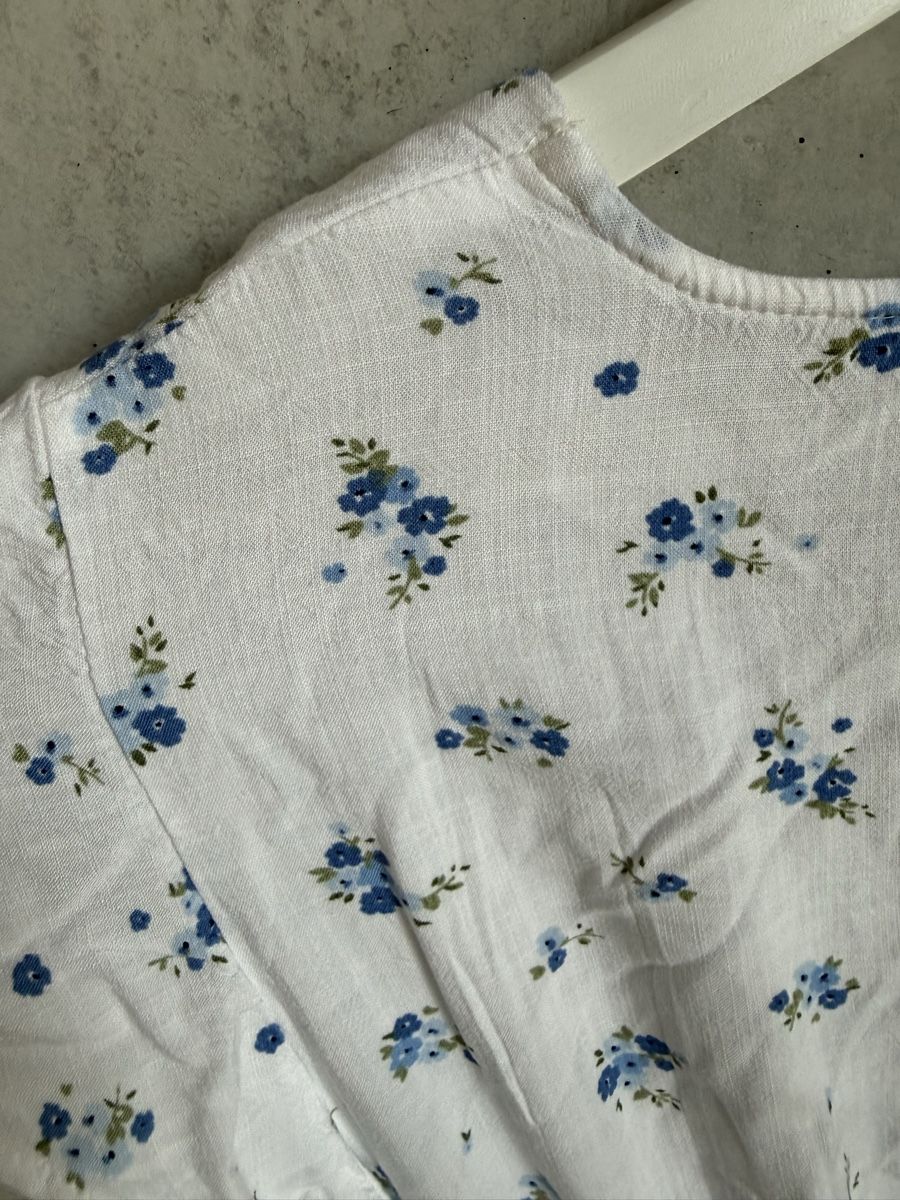 Robes: Kurzes Sommerkleid mit Blumen – D'occasion à Zürich par liv_mt5g 2