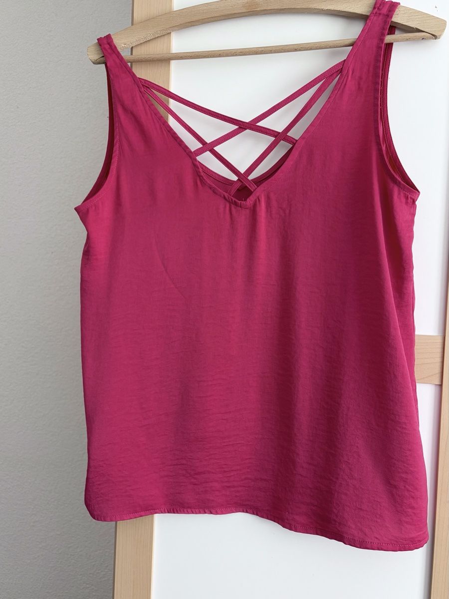 Top: Top rose fuschia – Usato da Le Noirmont venduto da Fanny_ 1