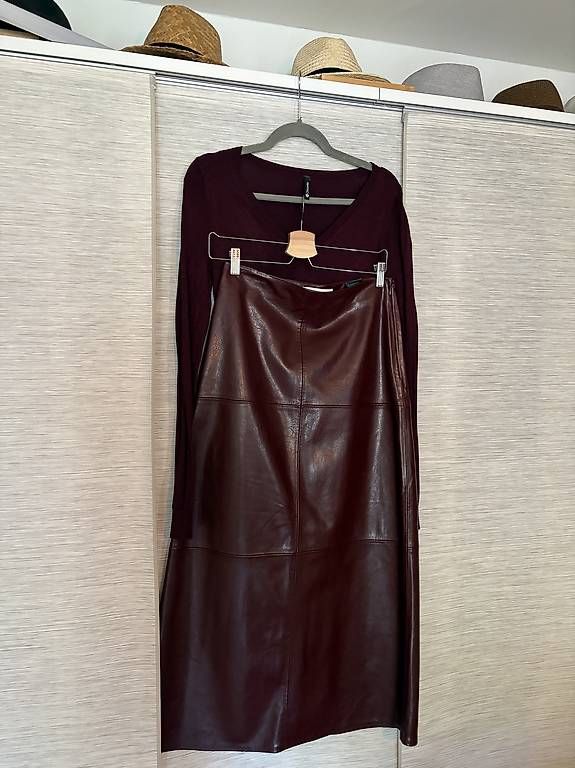 Lotti di vestiti: 2 Pullover & 1 Maxi-Rick Kunstleder 38/M – Usato da Thürnen venduto da Yaroc 1