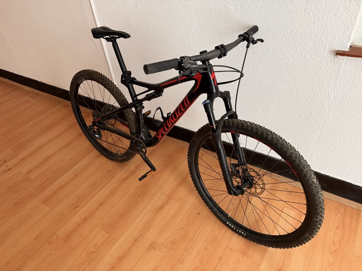 Specialized Biciclette: Specialized Epic Full Carbon – Usato da Gerlafingen venduto da  1
