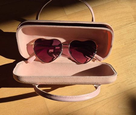 Sonnenbrille mit Tasche für Kinder 2-4J