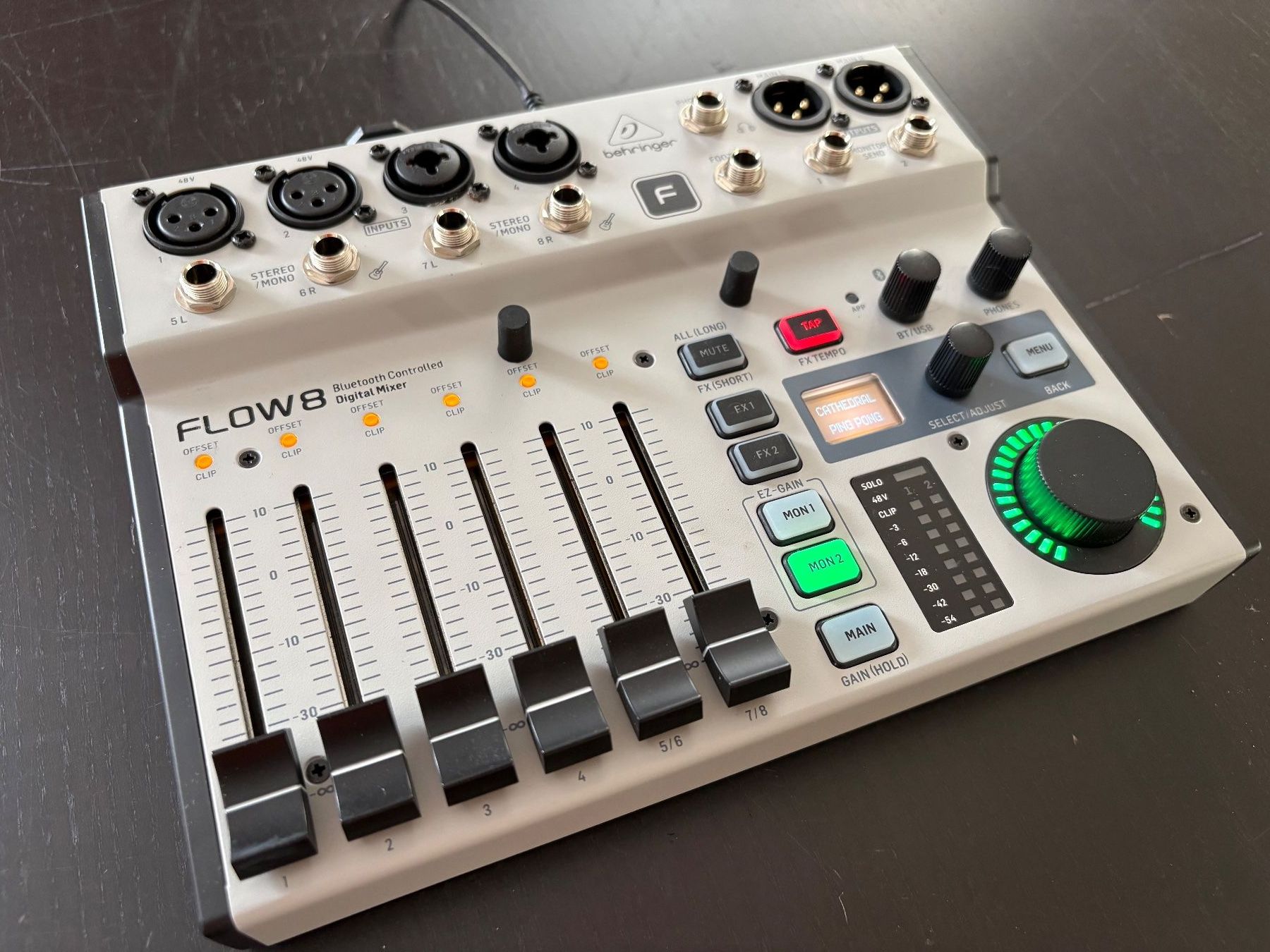 Behringer Console di mixaggio: Behringer FLOW 8 - Mixage numérique Bluetooth - USB – Usato da Prilly venduto da fju_78ry