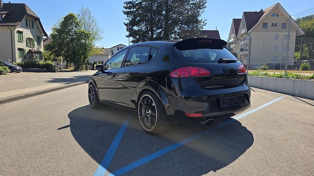 Autos: Seat Leon Cupra 1P – D'occasion à Pieterlen par rasenmeherpilot 1