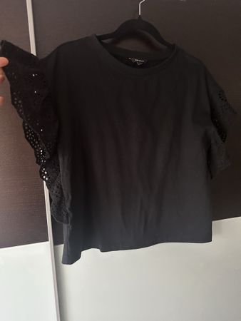 Schwarzes T-Shirt mit Lochstickerei, Grösse M, Top Zustand
