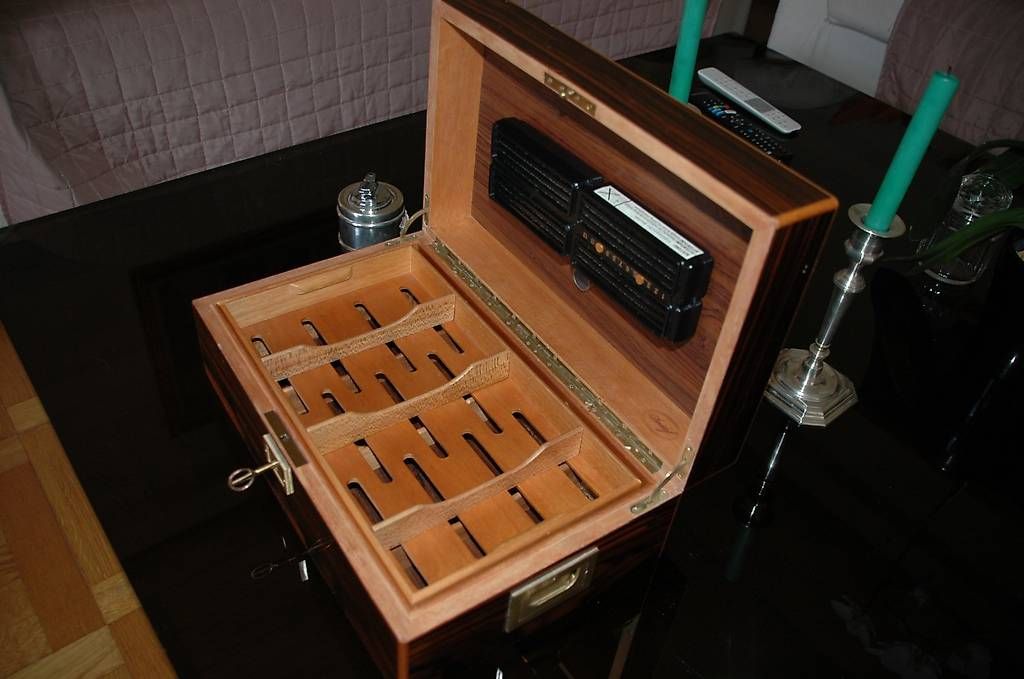 Humidor per sigari: HUMIDOR DAVIDOFF – Usato da Losone venduto da delfino_2 1