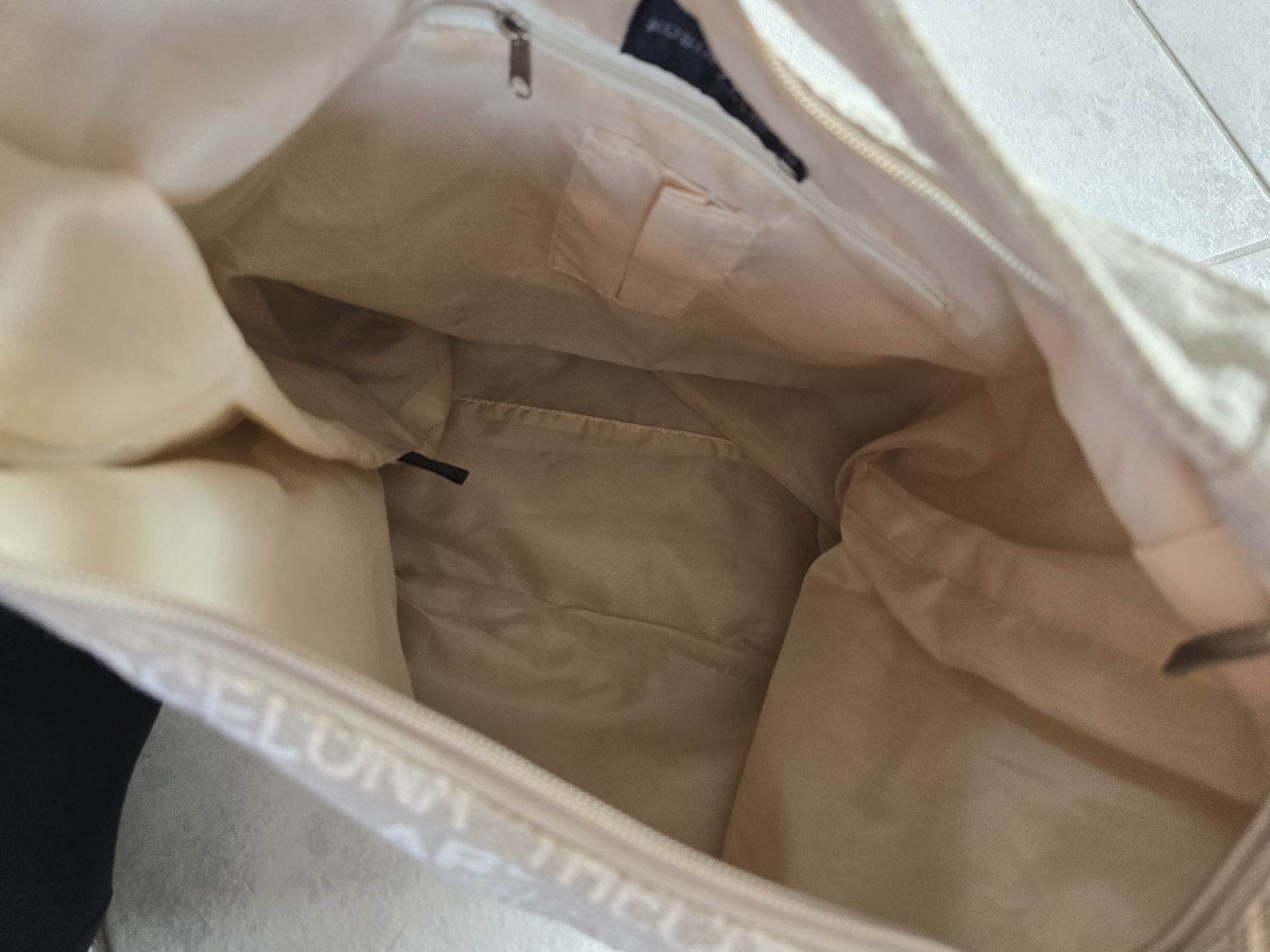 Borse da donna: Tasche Barcelona – Usato da Lostorf venduto da Venice16 1