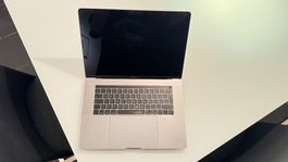 MacBook Pro 15”, 32GB, 1TB SSD, Retina, Intel Core i7