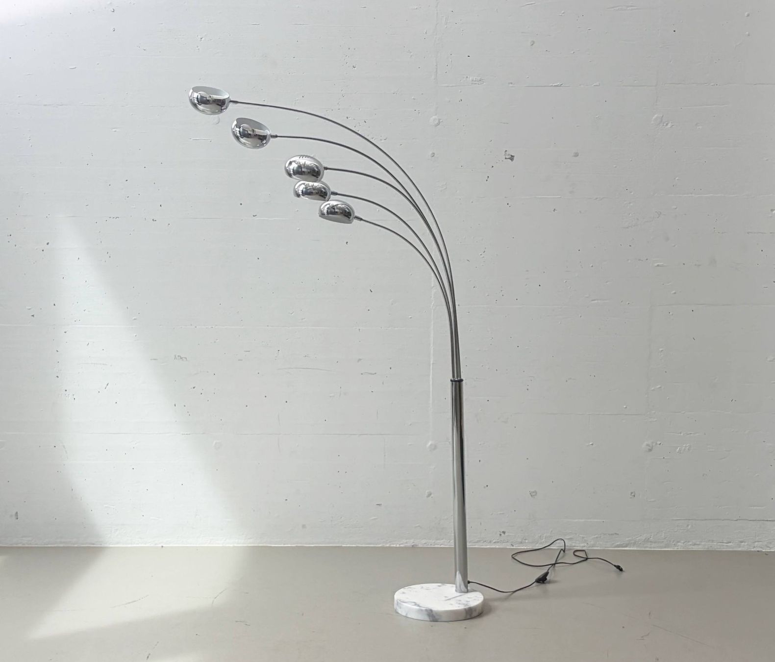 Kare Lampes: Chrom Stehleuchte Five Fingers von KARE Design – D'occasion à Zürich par LeMoege