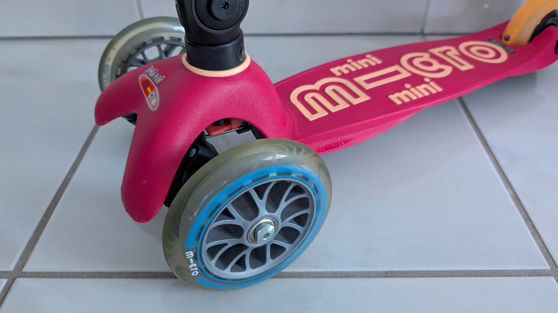 Micro Kickboard: Kickboard Micro Mini Deluxe Foldable Rot – Usato da Oberwil-Lieli venduto da meipa3000 1