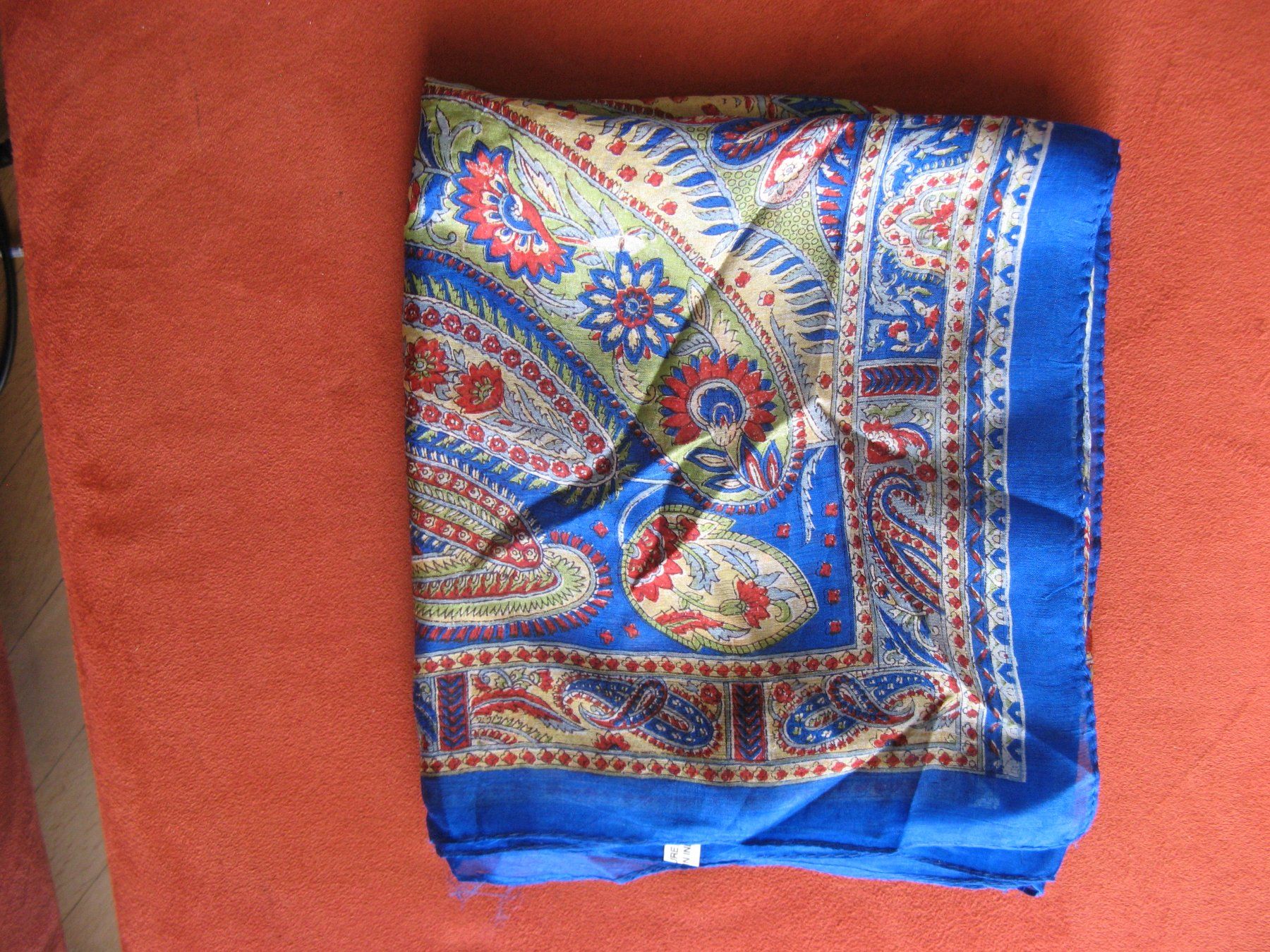 Foulard & Sciarpe: Seidenfoulard bunt mit blau – Nuovo (secondo la descrizione) da Zürich venduto da apil 4